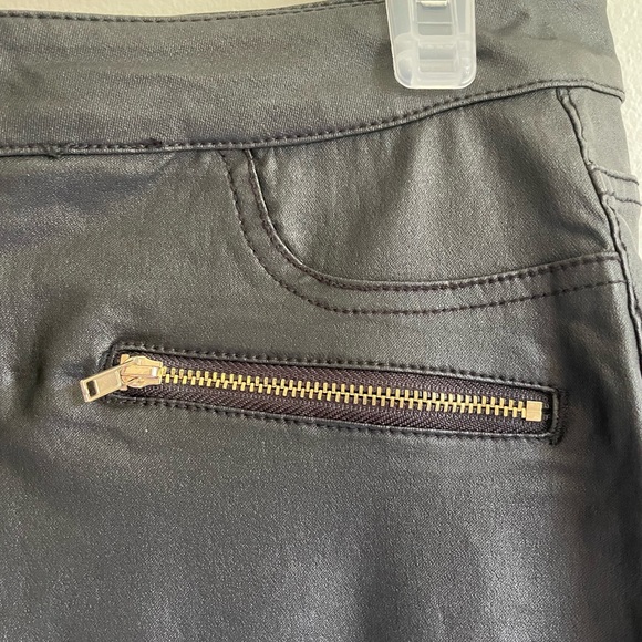 REFUGE BLACK FAUX LEATHER SKINNY PANTS ANKLE ZIPPERS POCKETS STRETCH - Picture 6 of 13